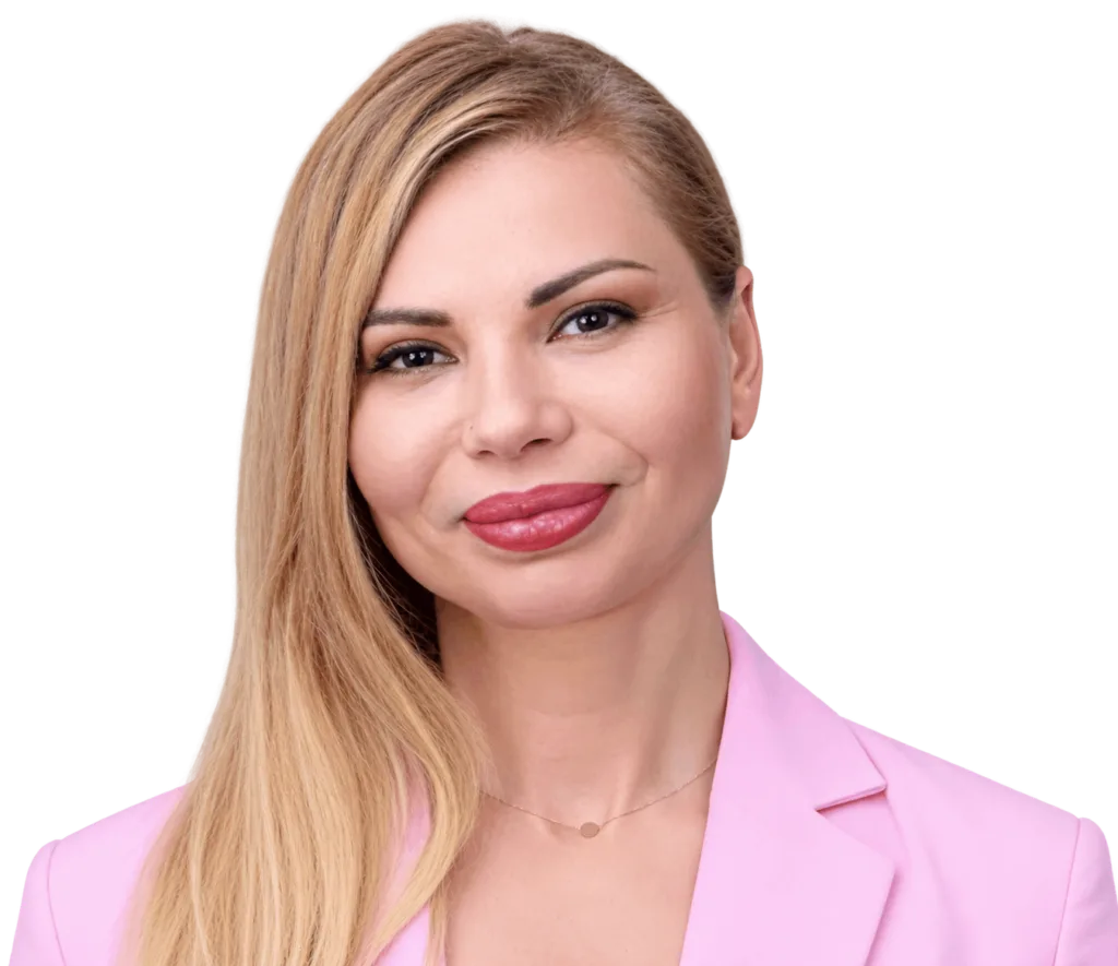 Portrait of Akela Mason, Esq., immigration attorney